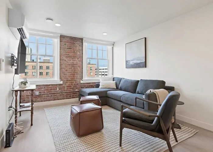 Roav Stays - J And K On Main Luxury Apartment 405